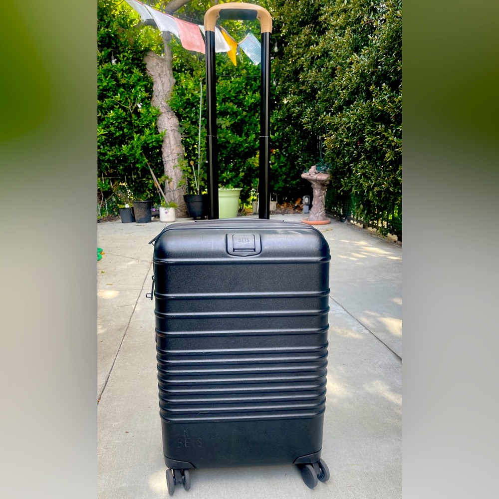 Beis Carryon Roller in Black